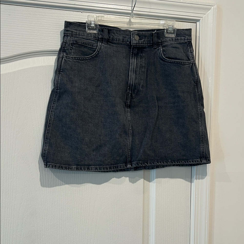 Everlane Dark Gray Denim Skirt size 31